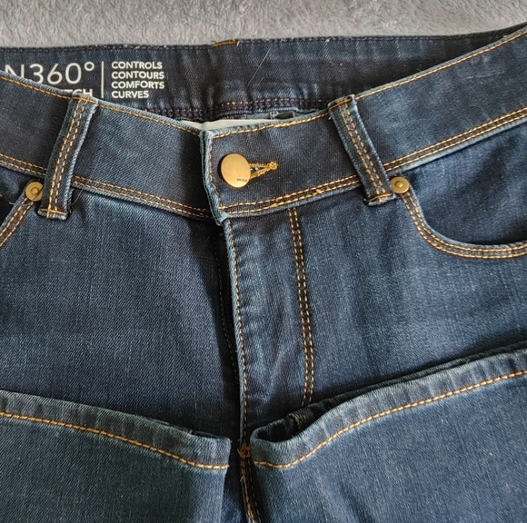 *SOLD* BIANCA NYGARD Jeans - Picture 2 of 6